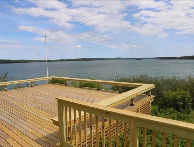 Seaside Chalet - Three Bedroom Cottage