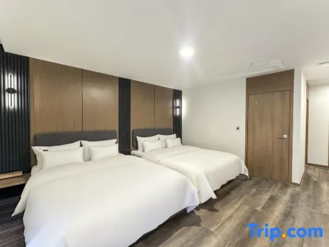 Royal Family Suite