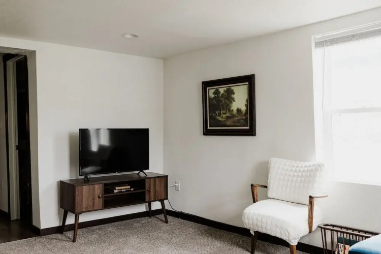 Cozy Local Apartment