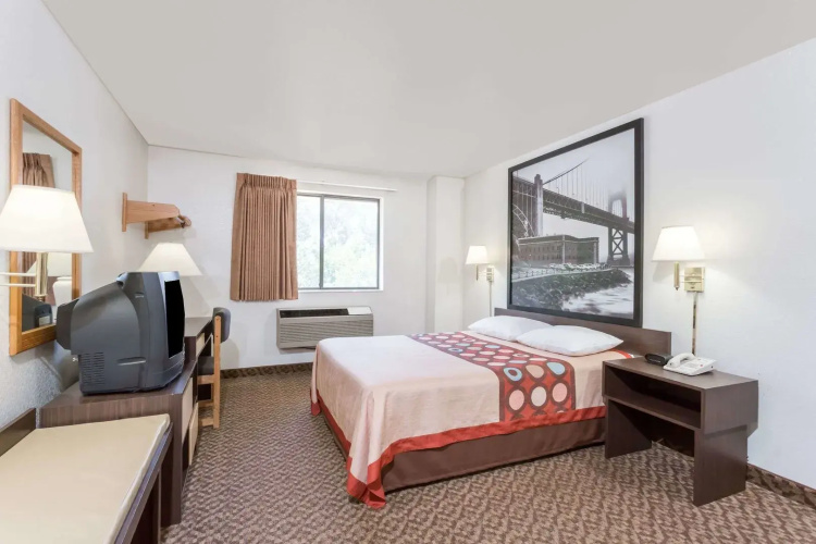 Super 8 By Wyndham Prince Frederick