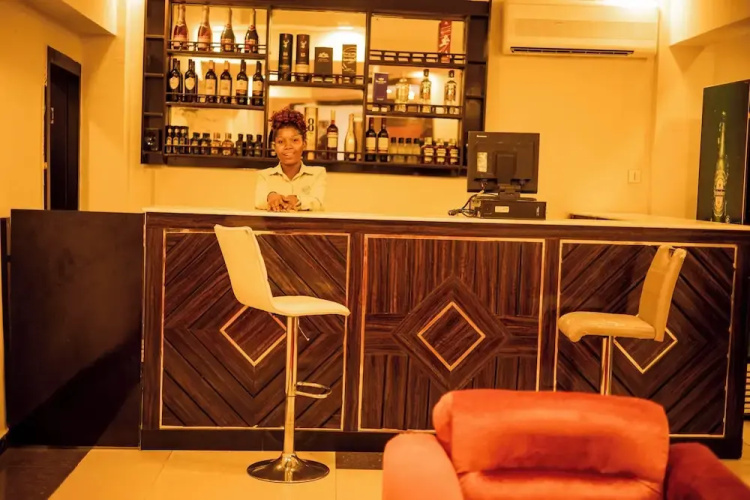 Great Western Hotel and Suites
