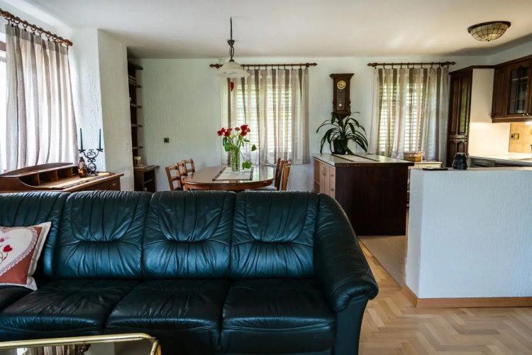 Apartments & Rooms Florjana