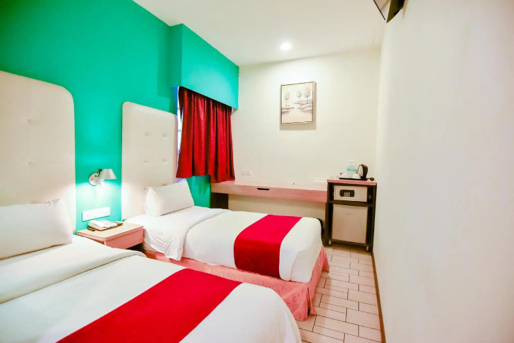 Lumut Suites