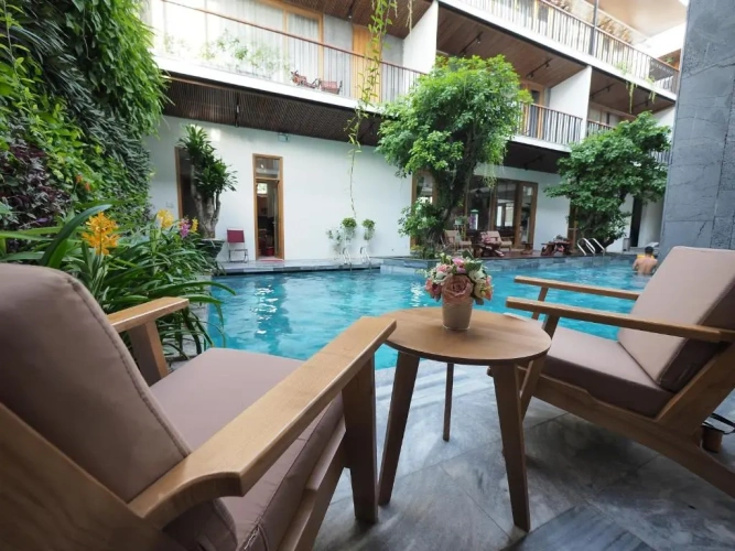 Standard Double room with pool view