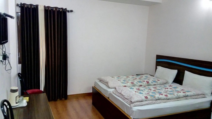 Hotel Himadri Almora