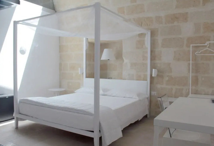 LAMIA Room Rentals