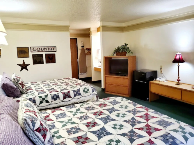 Covered Wagon Motel