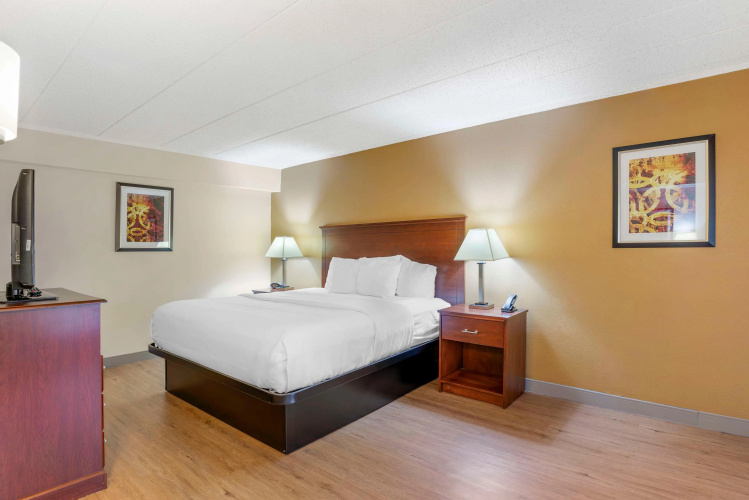 Best Western Plus Governor's Inn photo 7