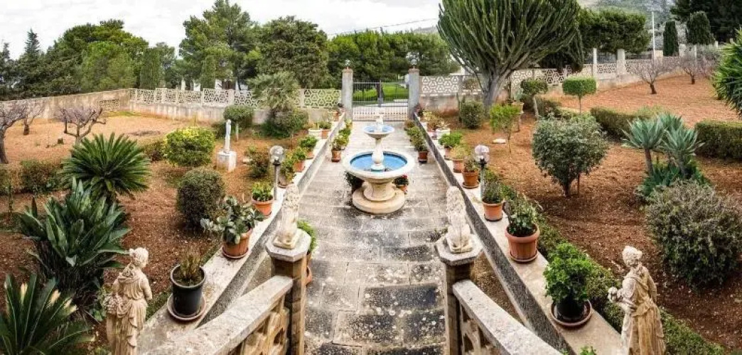 The Villa of Artists