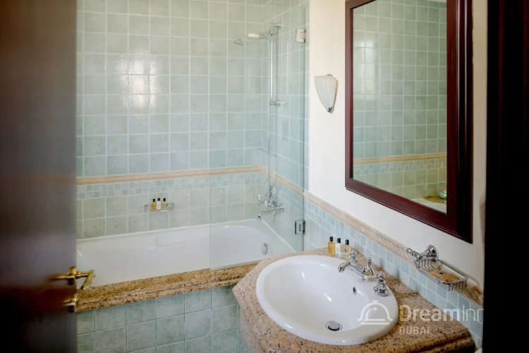 The Palm Jumeirah Villas - Frond O