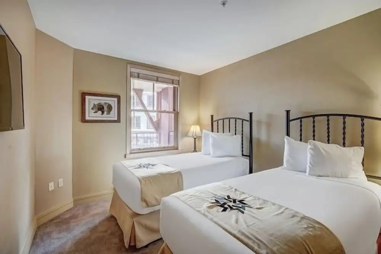 8179 Silver Mill 2 Bedroom Condo by RedAwning