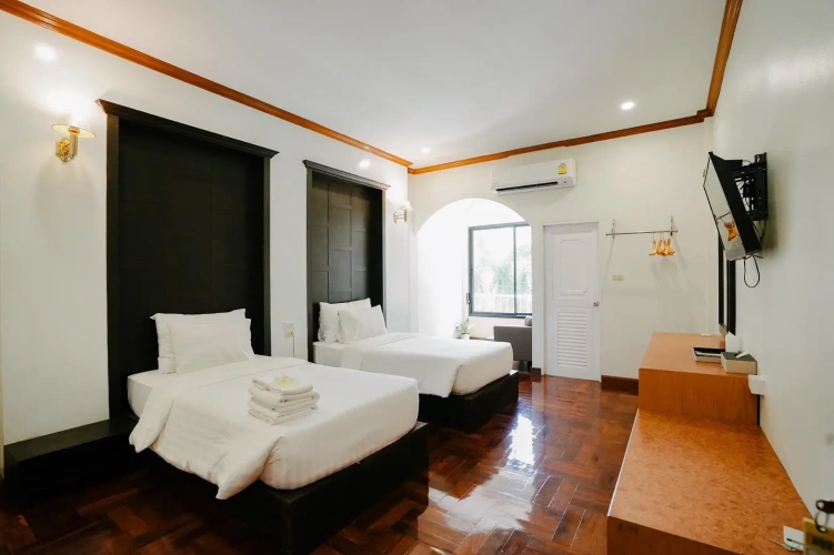 Deluxe Twin room with balcony