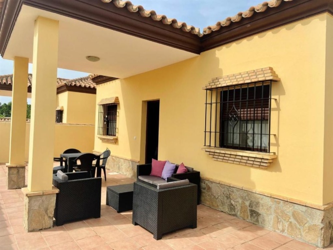 2 Bedrooms Cottage