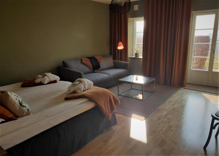Standard Quadruple room with view