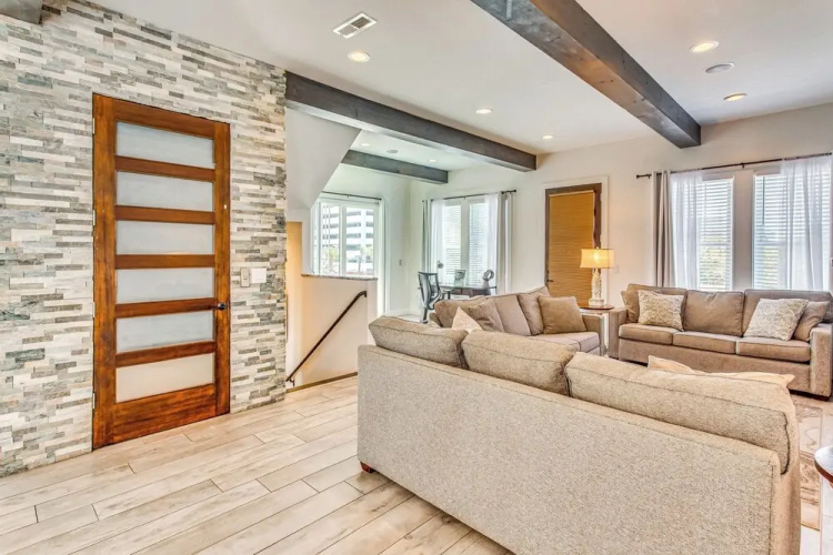 Walk to Ocean: Myrtle Beach House w/ Hot Tub!