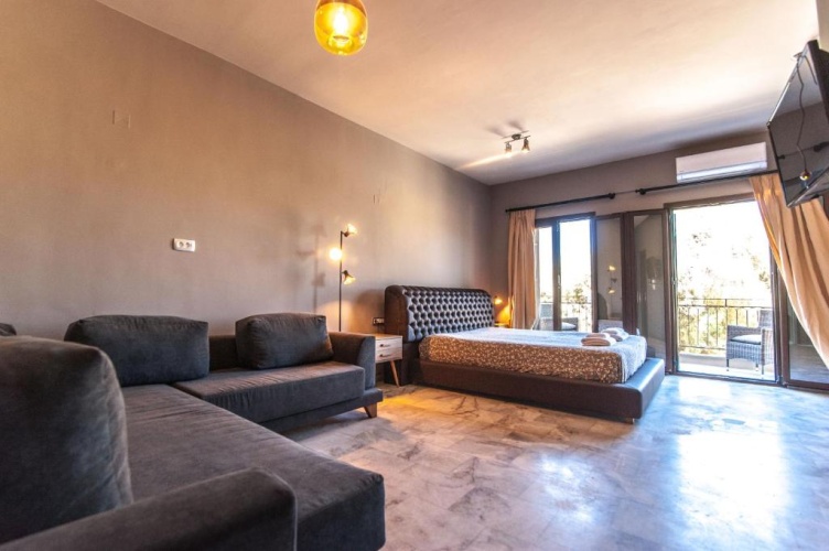 Standard Triple room with balcony