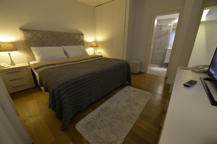 Standard Double Basement room