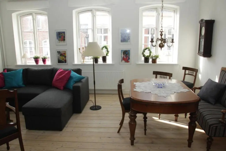 Apartment 4