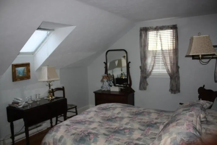 Marshlands Inn