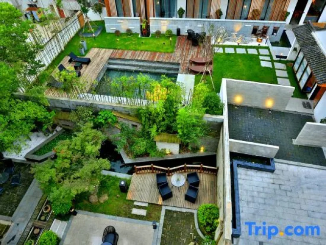 Wuzhen Courtyard Homestay