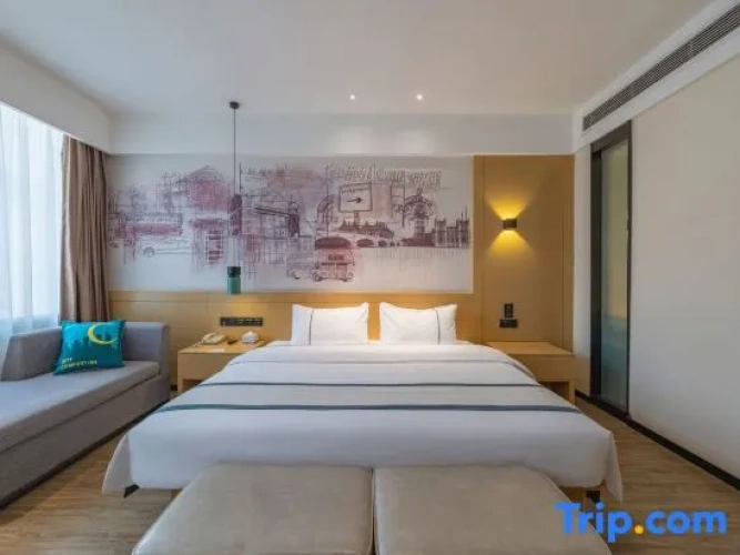 Standard Double room with city view