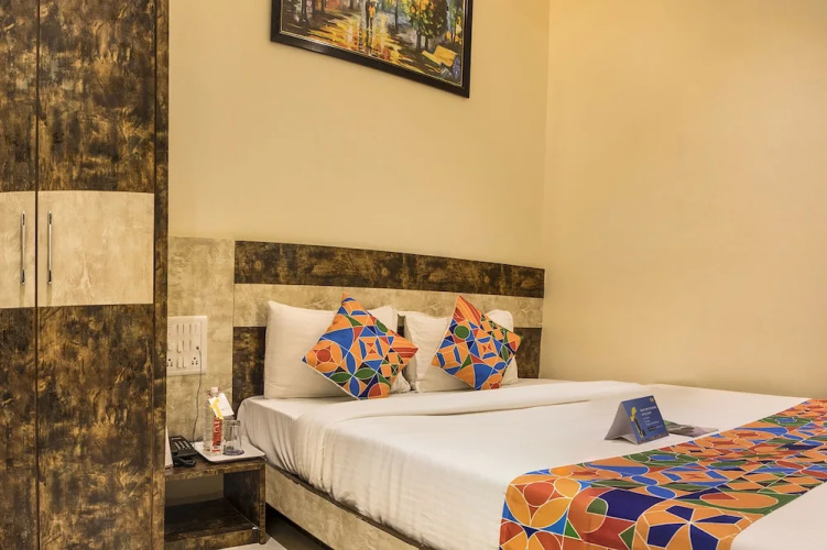 Hotel Embassy Grand