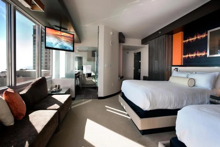 Platinum Quadruple room with view