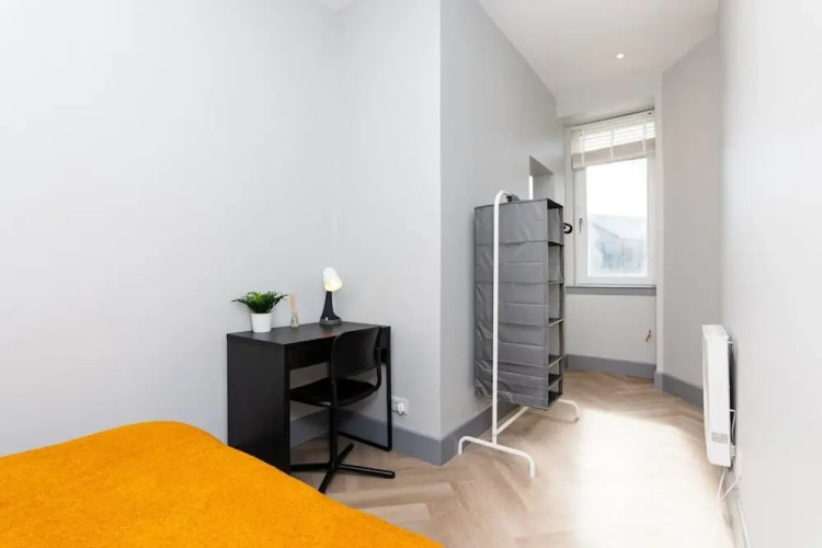 1 Bedroom Apartment-free Parking