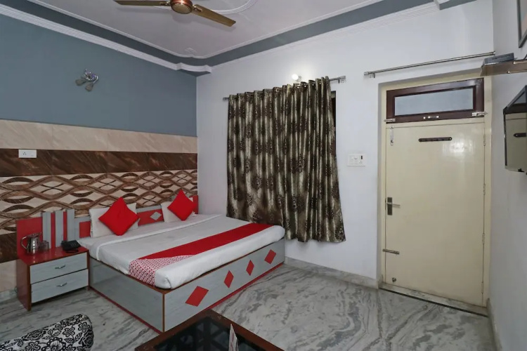 OYO 29309 Hotel Taj Palace