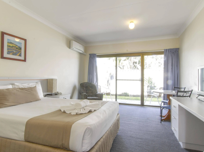 Island Palms Motor Inn