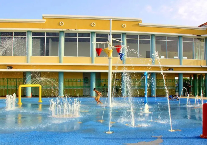 Summer all year! Oceanfront with Pool A/C