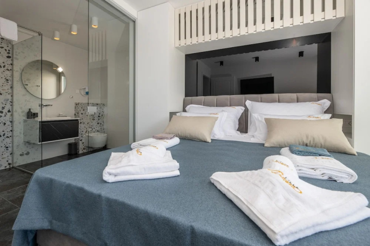 Luxury Villas Travera
