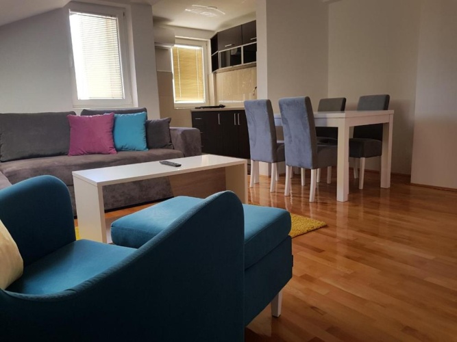 3 Bedrooms Apartment