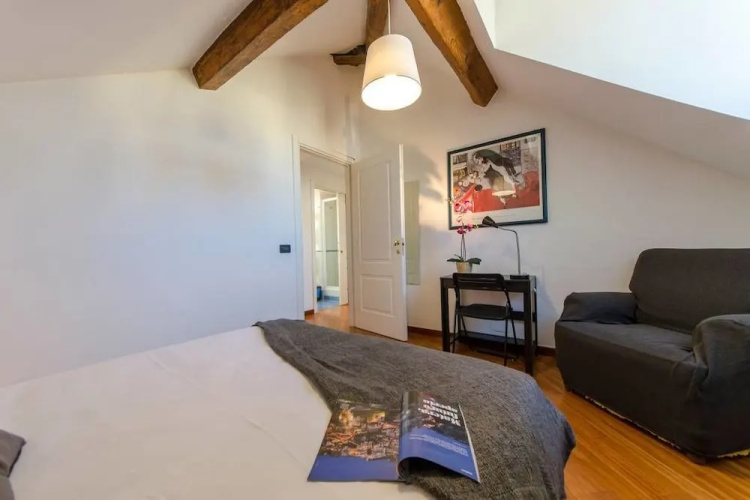 Hintown Privilege Flat