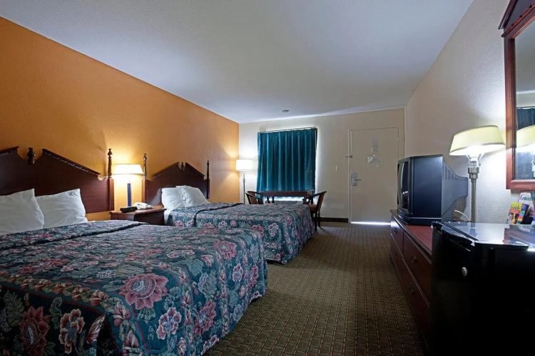 Newnan Lodge