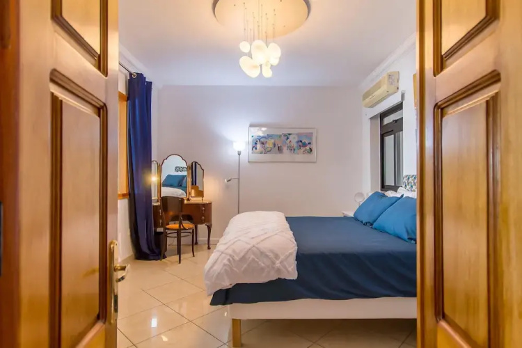 Magnificent Sunny Seafront Apart Sliema