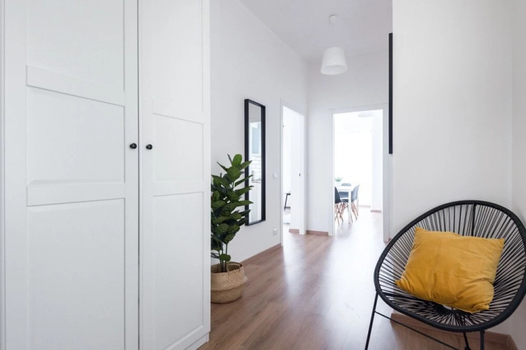 Modern Trendy Flat Well Connected W/vatican