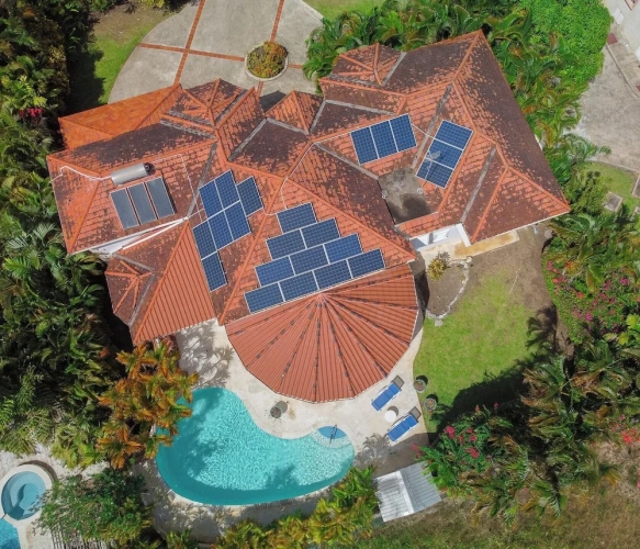 5 Bedrooms Villa