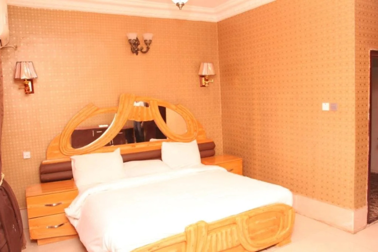 Tauba Hotel