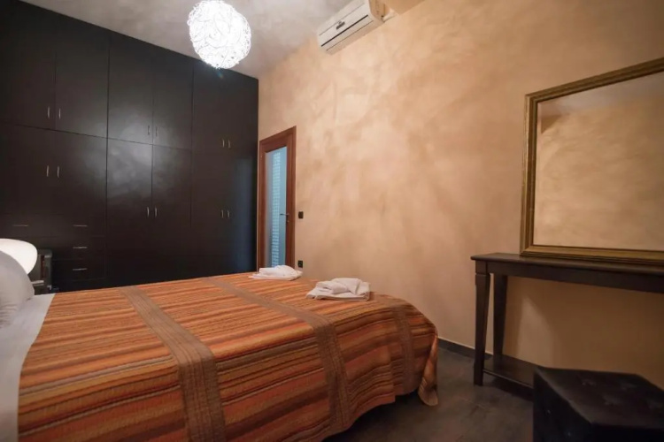 Odysseos St. Loft