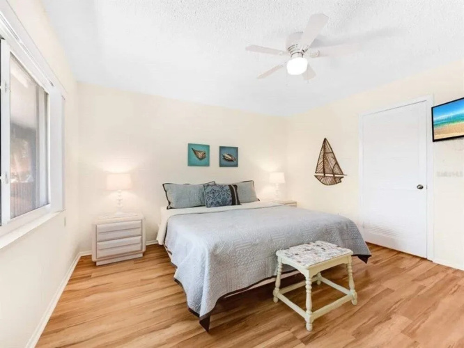 7th Heaven 1 Bedroom Condo by RedAwning