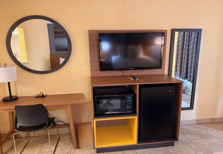 Days Inn by Wyndham St. Petersburg / Tampa Bay Area photo 14