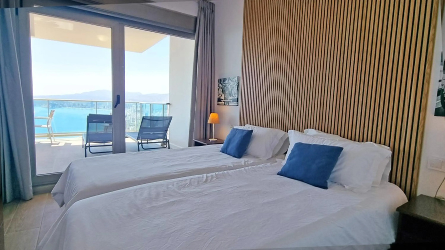 Skyscraper apartment with panoramic views - floor 38