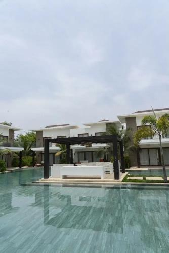 Pool Entry 7 Guests 2 Bedrooms