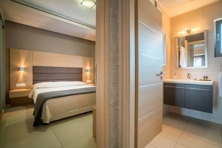 Kymothoe Elite Suites
