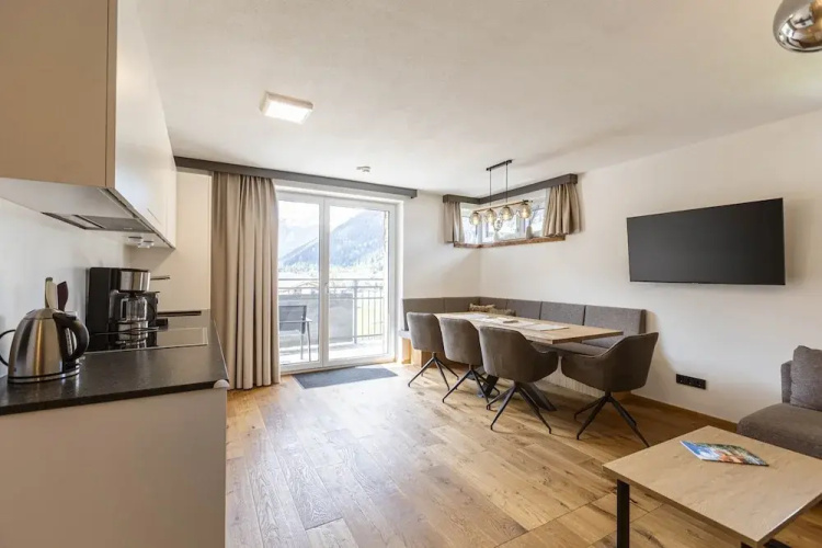 Apartment in Tyrol With hot tub