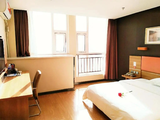 7Days Premium Linyi Hedong Caiyuan Square