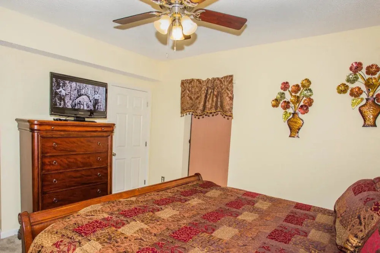 Whispering Pines 212