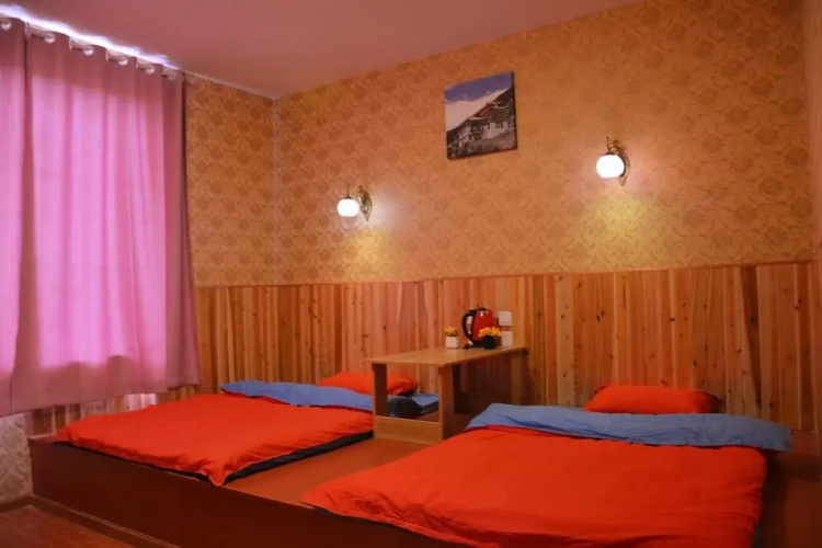 Daocheng Yading Baimaoniu Hotel