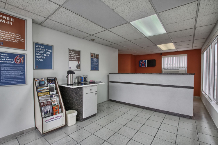 Motel 6 Windsor, ON